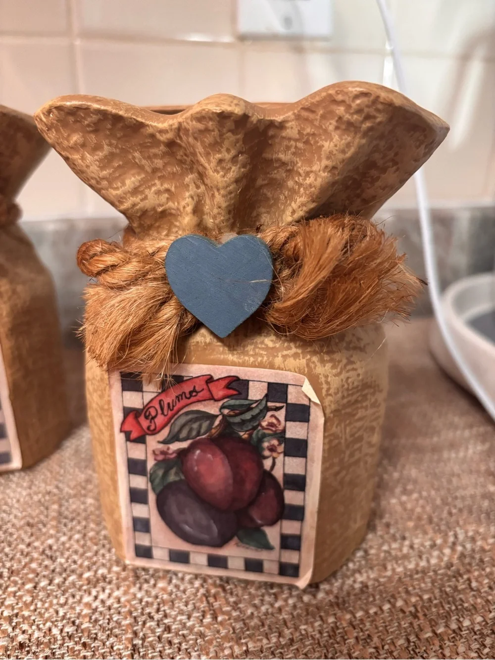 vintage Homco ceramic burlap-sack-style wall pocket